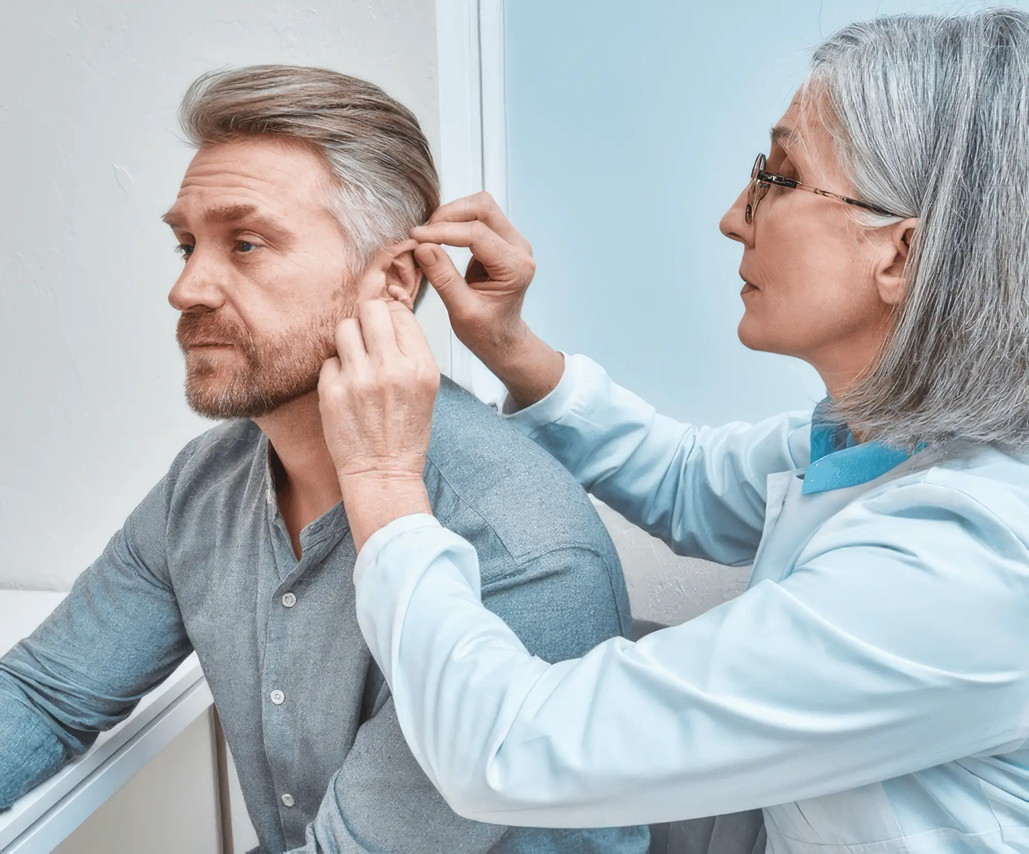 Doctor examines patient